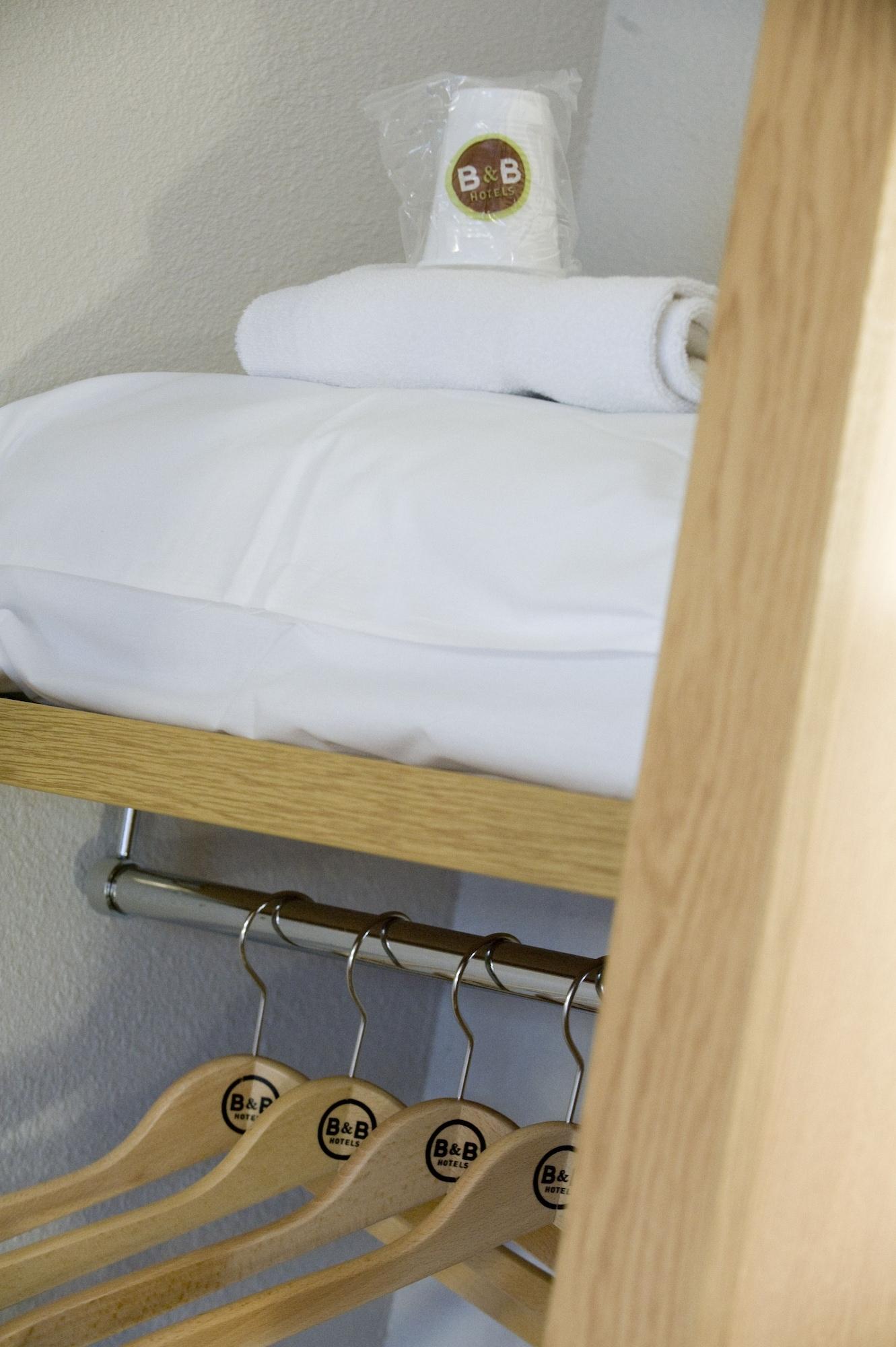 B&B Hotel Lorient 科当 外观 照片
