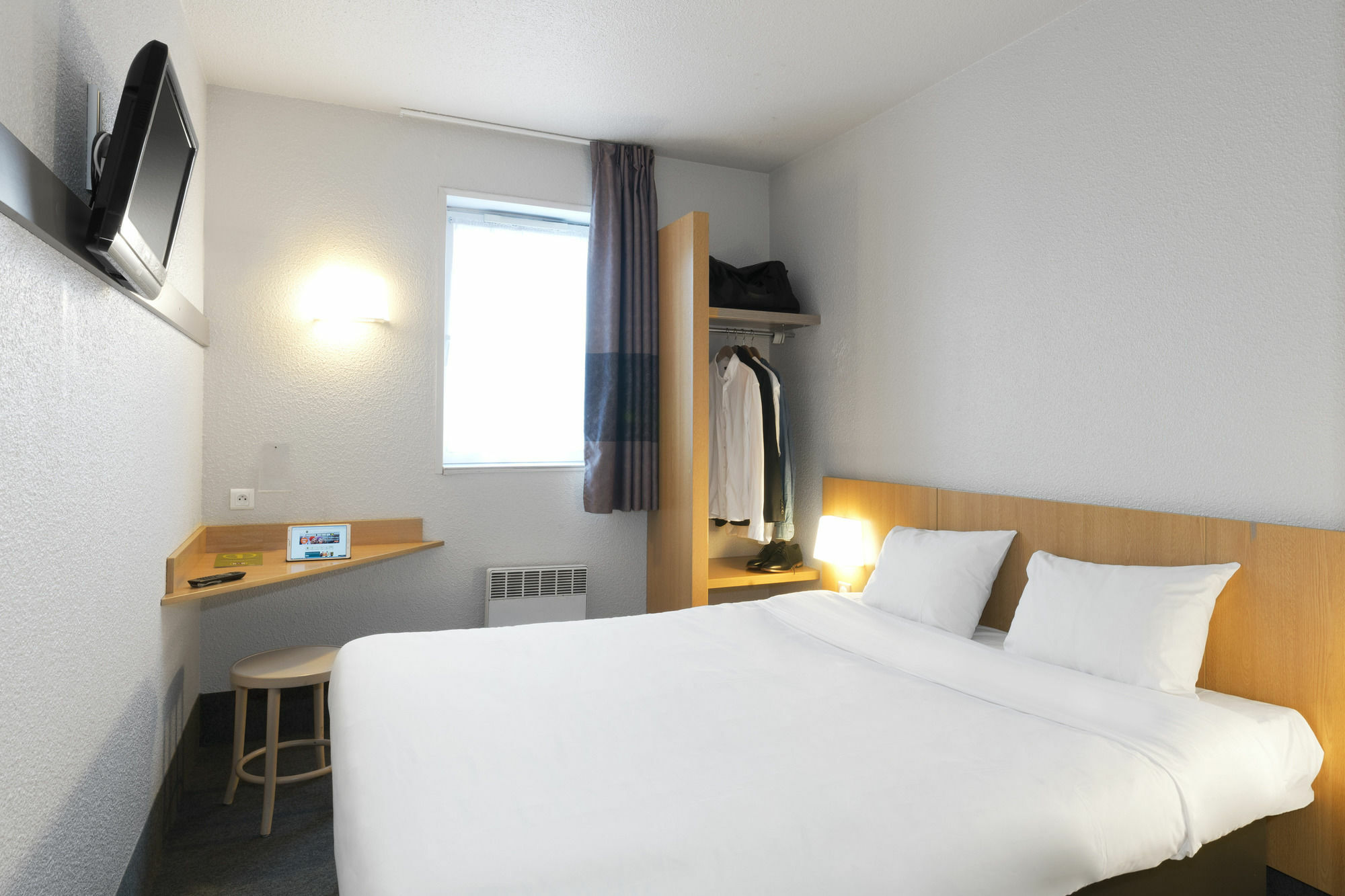 B&B Hotel Lorient 科当 外观 照片