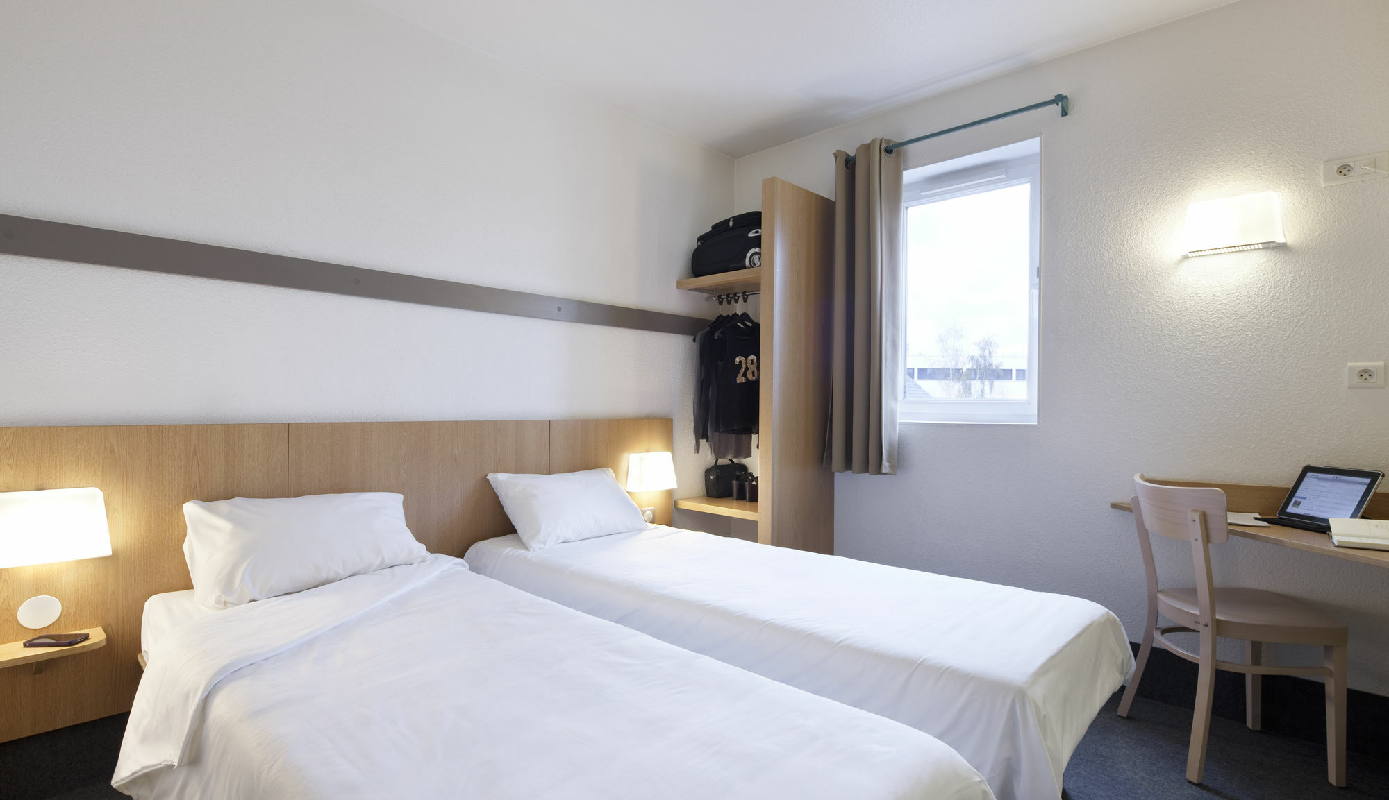 B&B Hotel Lorient 科当 外观 照片