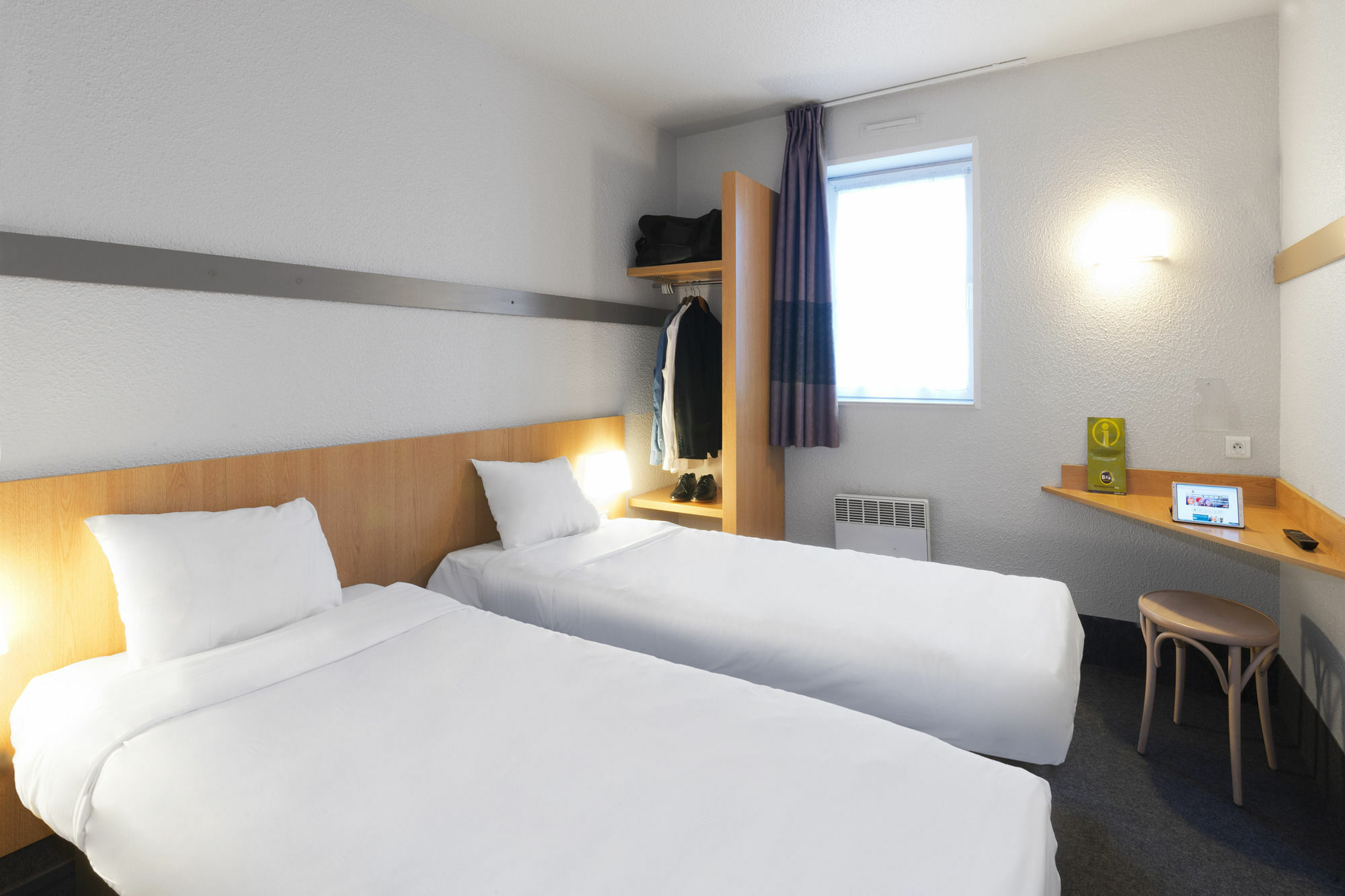 B&B Hotel Lorient 科当 外观 照片