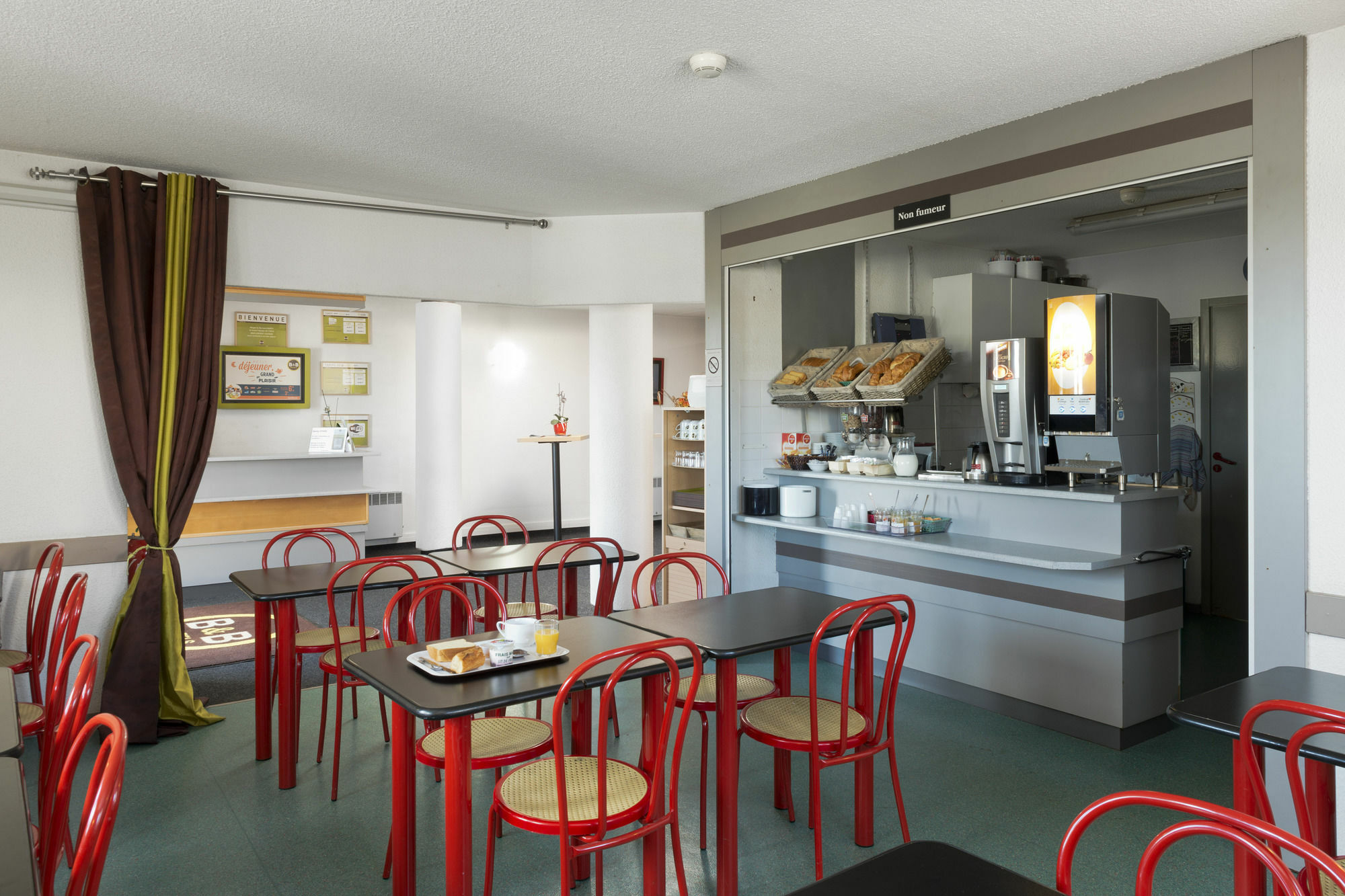 B&B Hotel Lorient 科当 外观 照片
